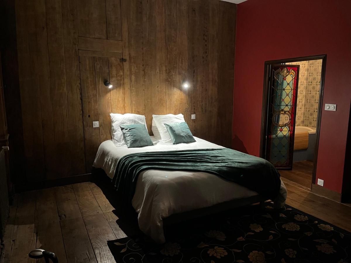 Fougères Mercier De Montigny - Les Chambres Du Beffroi - Spa Et Massage מראה חיצוני תמונה