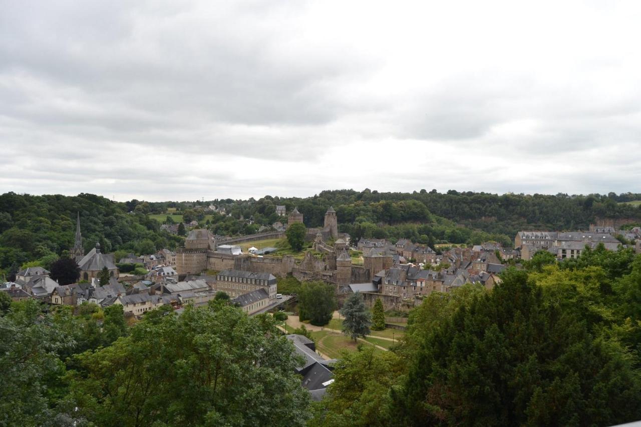Fougères Mercier De Montigny - Les Chambres Du Beffroi - Spa Et Massage מראה חיצוני תמונה