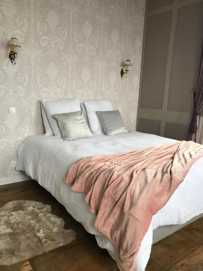 Fougères Mercier De Montigny - Les Chambres Du Beffroi - Spa Et Massage מראה חיצוני תמונה