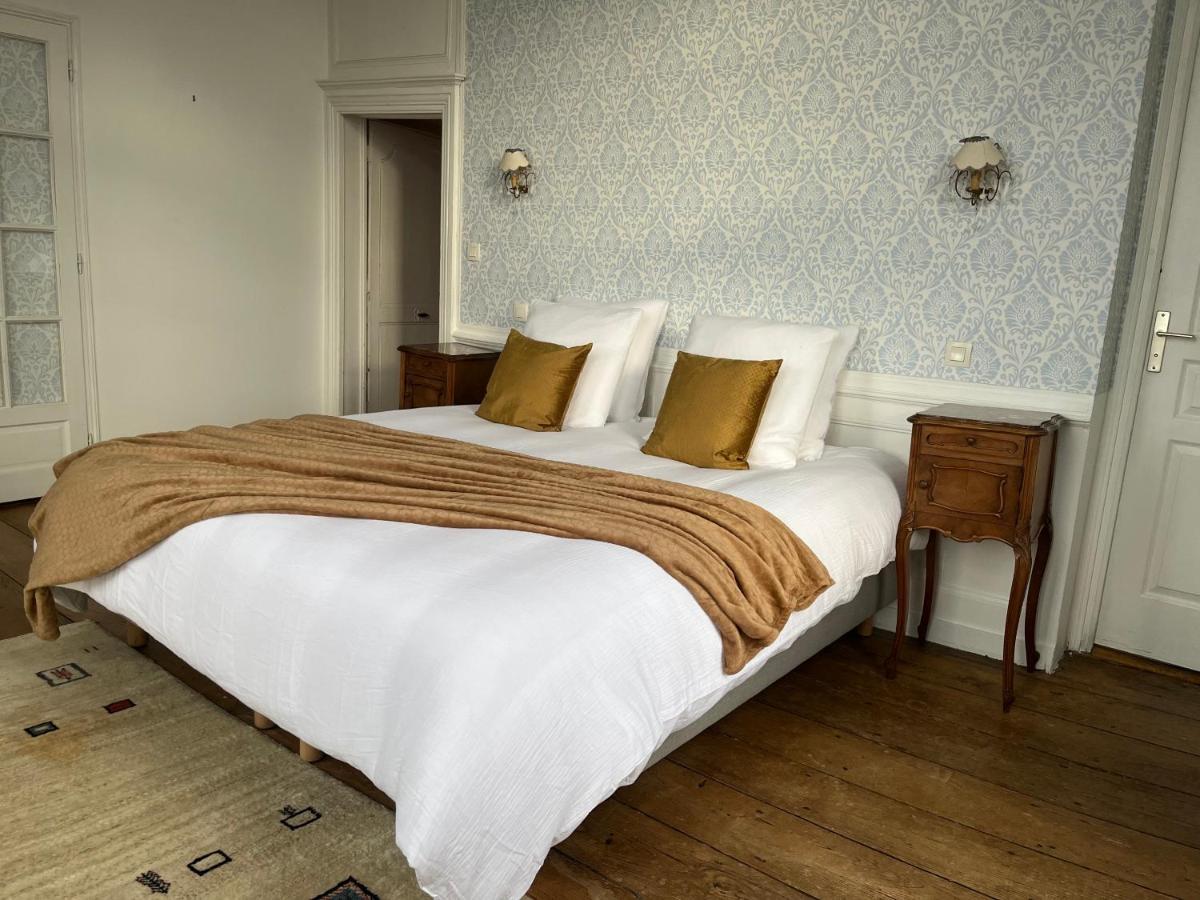 Fougères Mercier De Montigny - Les Chambres Du Beffroi - Spa Et Massage מראה חיצוני תמונה