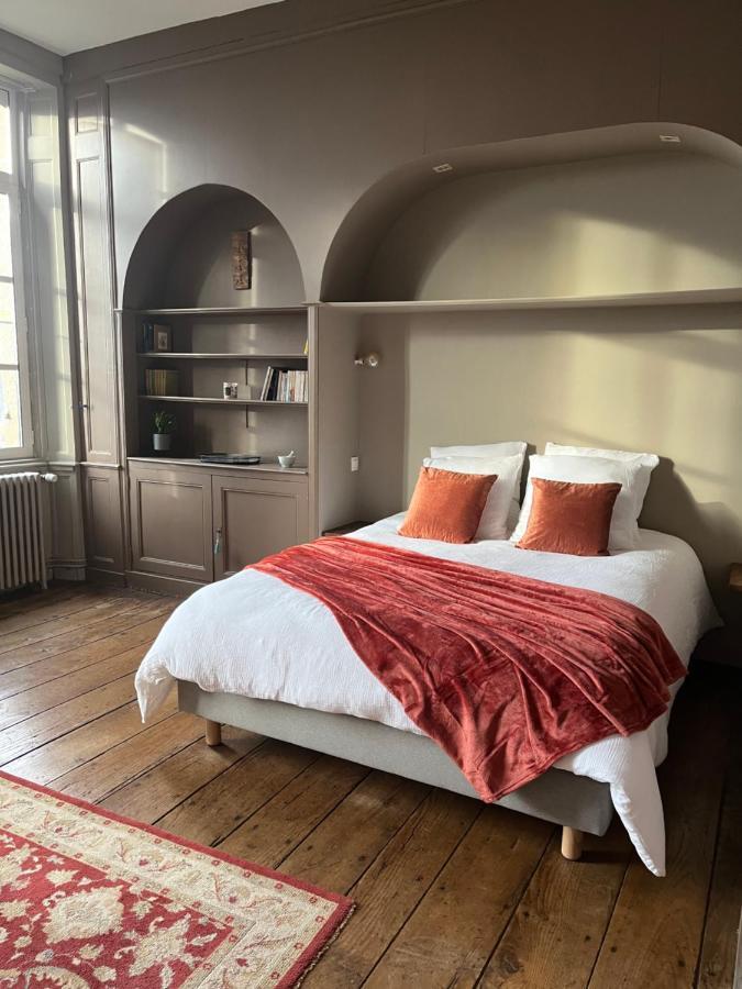 Fougères Mercier De Montigny - Les Chambres Du Beffroi - Spa Et Massage מראה חיצוני תמונה