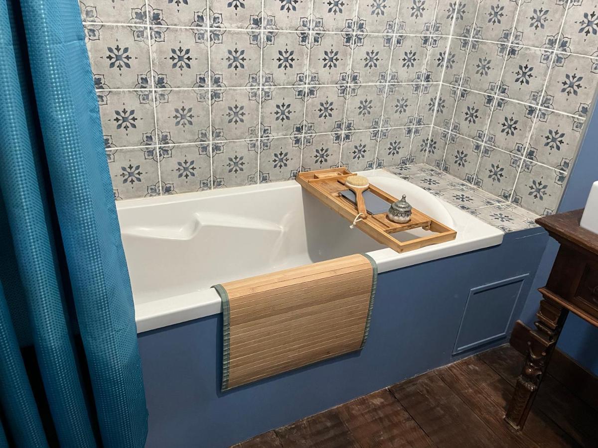 Fougères Mercier De Montigny - Les Chambres Du Beffroi - Spa Et Massage מראה חיצוני תמונה