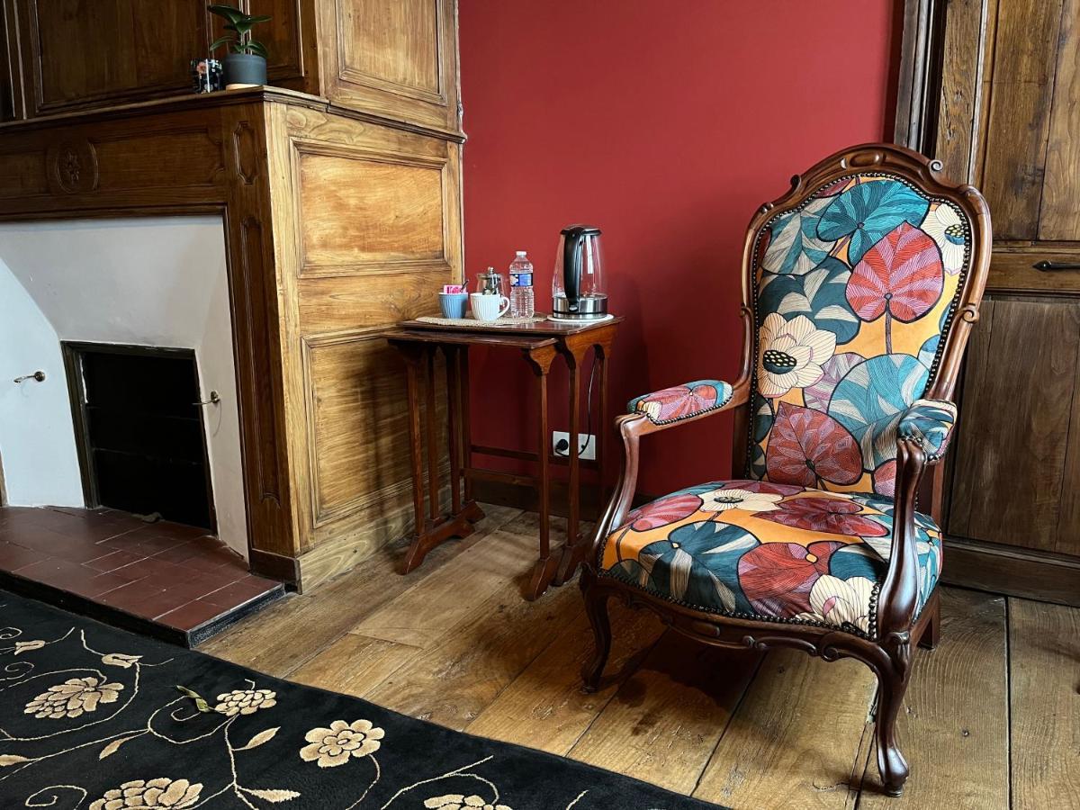 Fougères Mercier De Montigny - Les Chambres Du Beffroi - Spa Et Massage מראה חיצוני תמונה