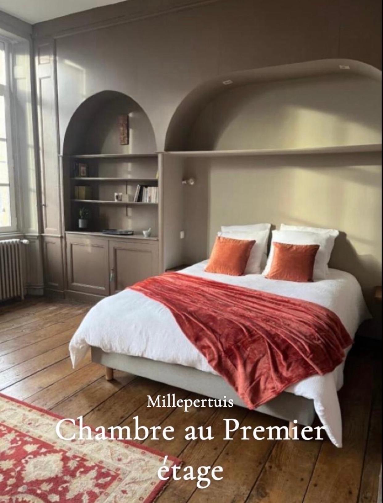 Fougères Mercier De Montigny - Les Chambres Du Beffroi - Spa Et Massage מראה חיצוני תמונה